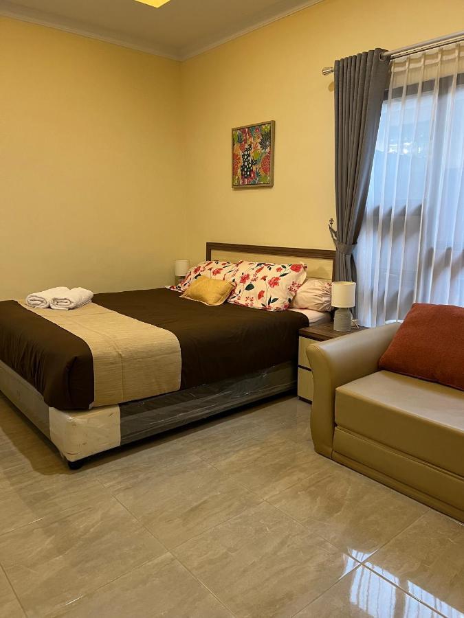 Apartamento Casa Familia Sleman  Exterior foto